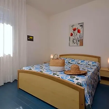 Warm Seaside Flat In